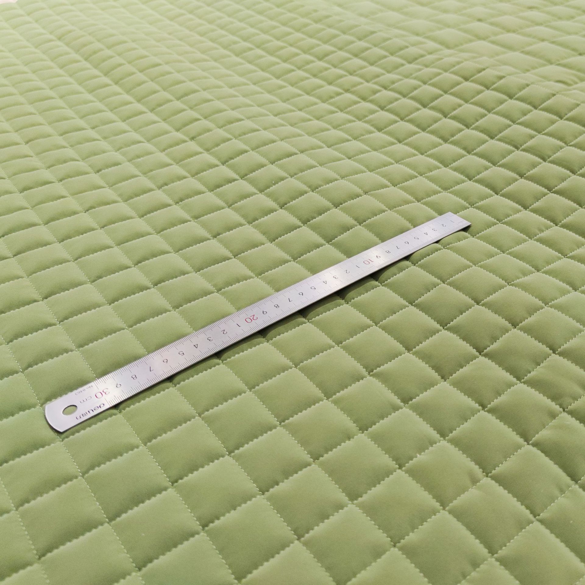 正方形绗绣加工 边长可以定制 夹棉绗缝绣花棉服面料野餐垫布料