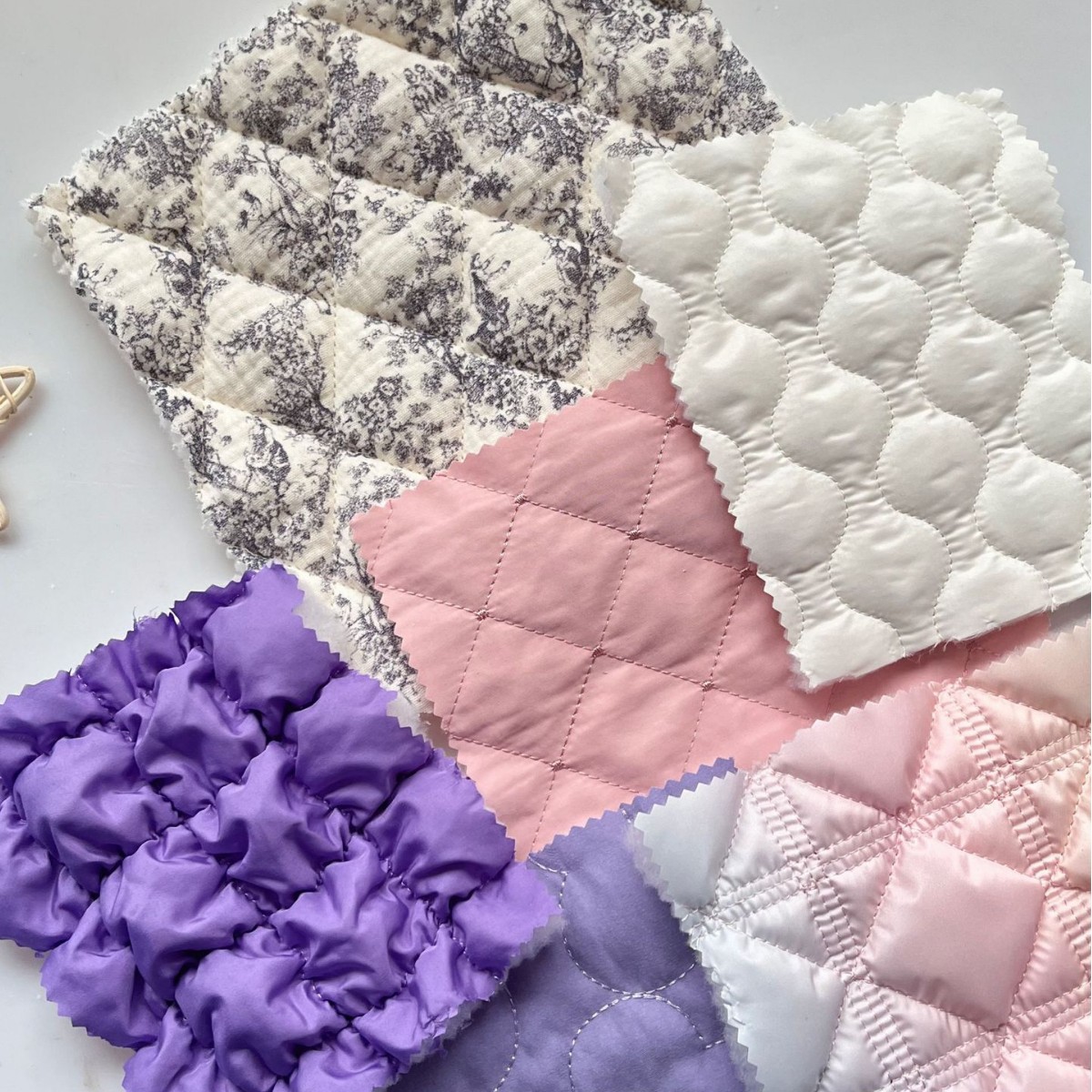 绗缝绗绣A4样品 珠管绣亮片绣超声波压花绗棉弹力绗棉云朵