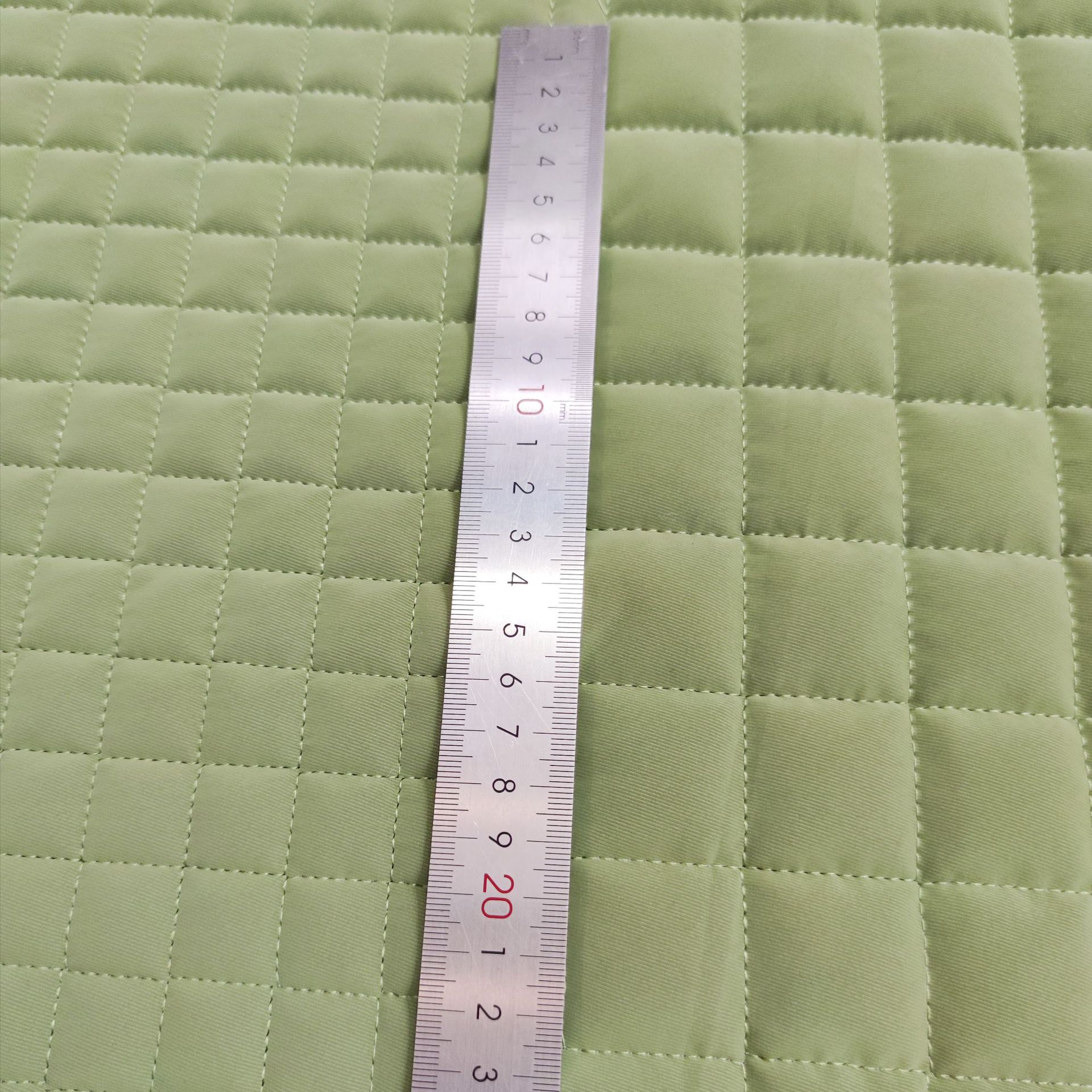 正方形绗绣加工 边长可以定制 夹棉绗缝绣花棉服面料野餐垫布料