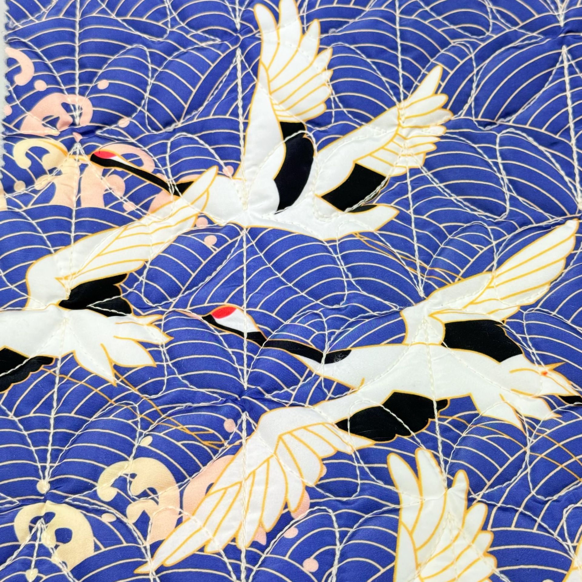 自有工厂 全涤春亚纺国风水波纹仙鹤绗缝绗绣面料