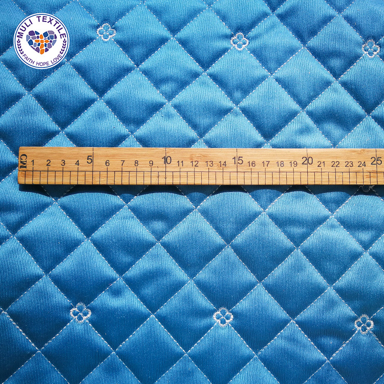 荷兰绒 菱形格花朵绗缝夹棉 防滑滴塑 榻榻米 绗绣沙发垫布料批发