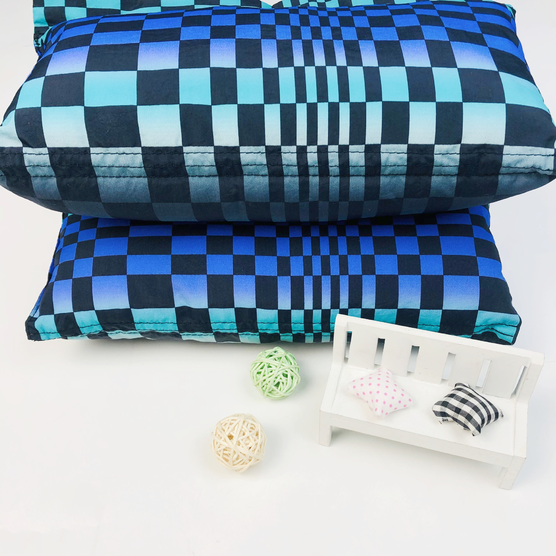 自有工厂数码印花马赛克欧美时尚格子尼龙棉服羽绒服面料现货批发