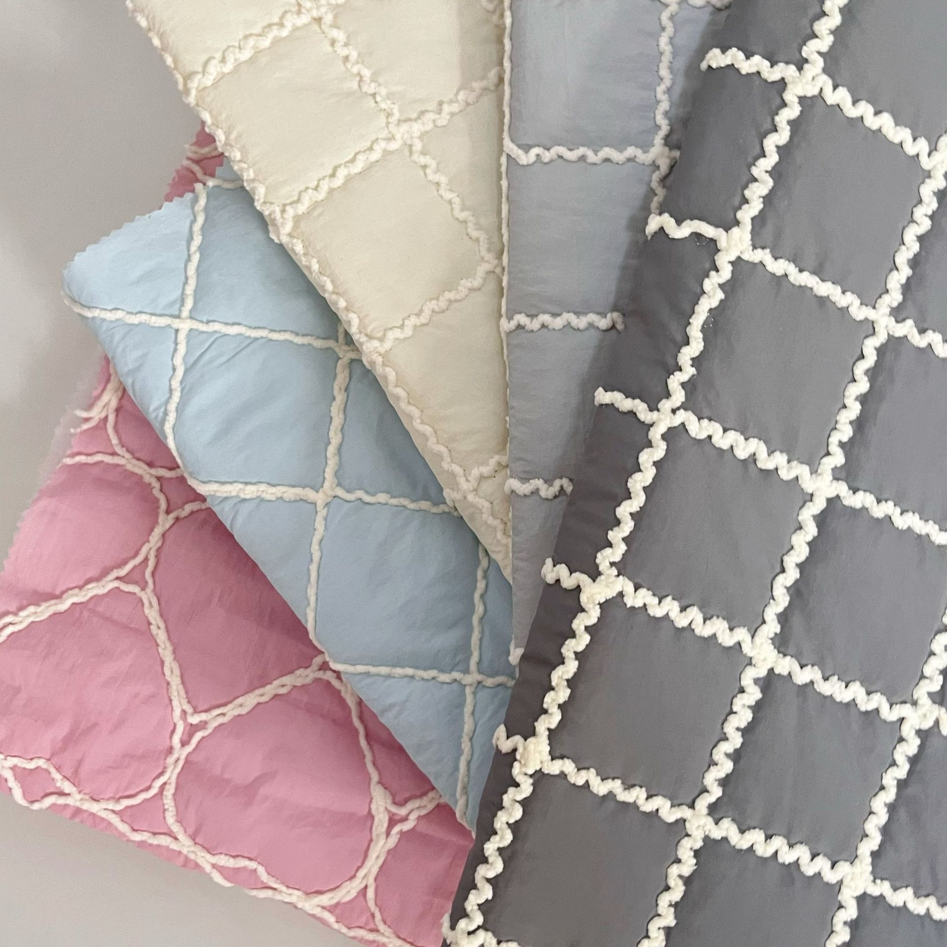 绳绣绗棉箱包服装衍缝绗缝棉布立体绣花布夹棉包云朵包化妆包