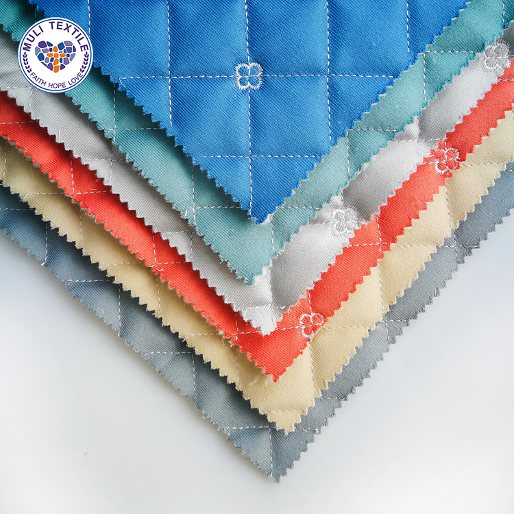 荷兰绒 菱形格花朵绗缝夹棉 防滑滴塑 榻榻米 绗绣沙发垫布料批发