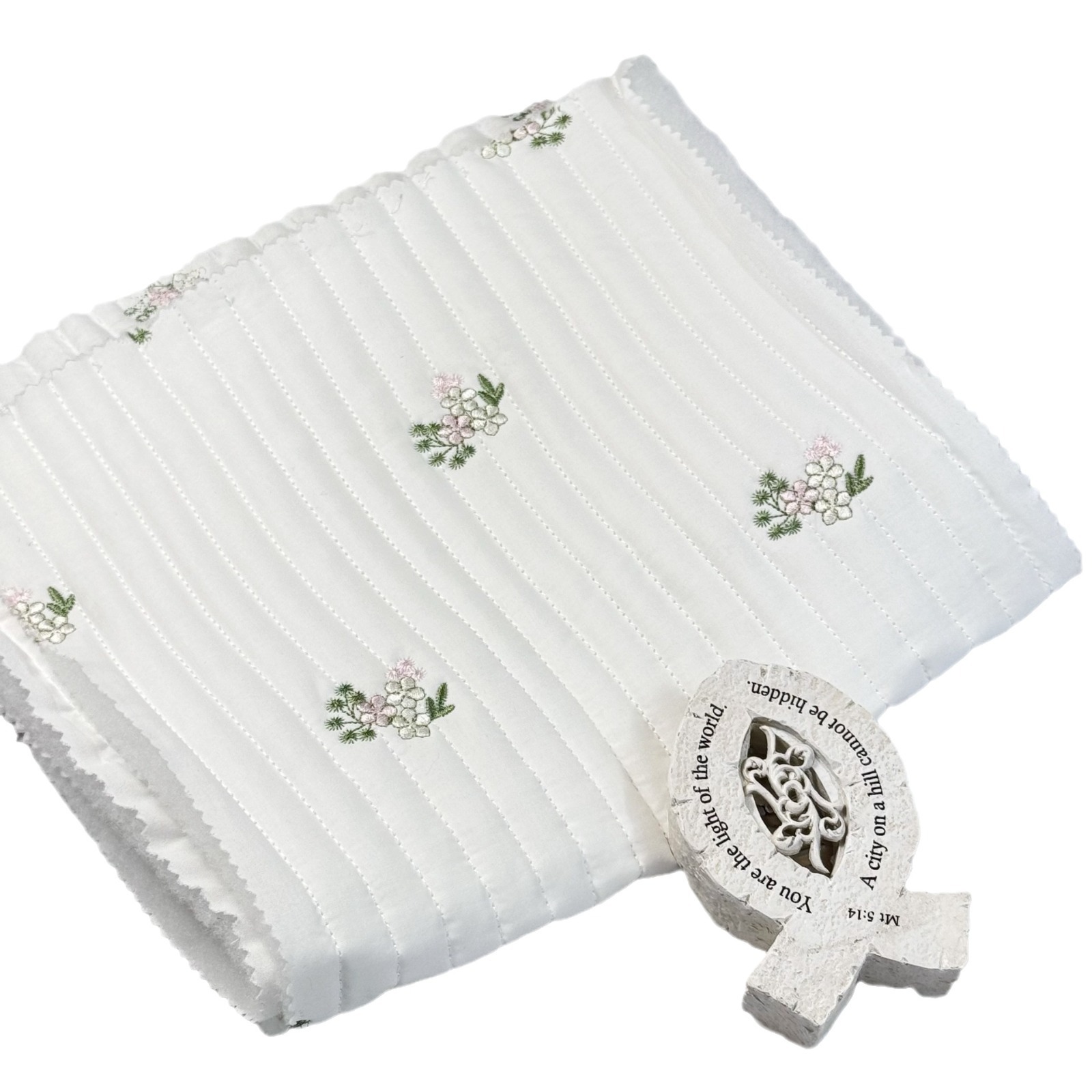 自有工厂国风横条刺绣花朵绗棉面料衍缝床垫云朵包包面料加