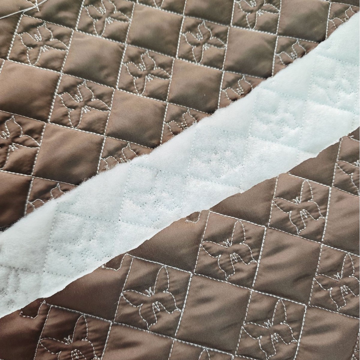 定制菱形格蝴蝶绗绣工厂绗缝棉布料衍缝棉面料绣花布包包服装面料