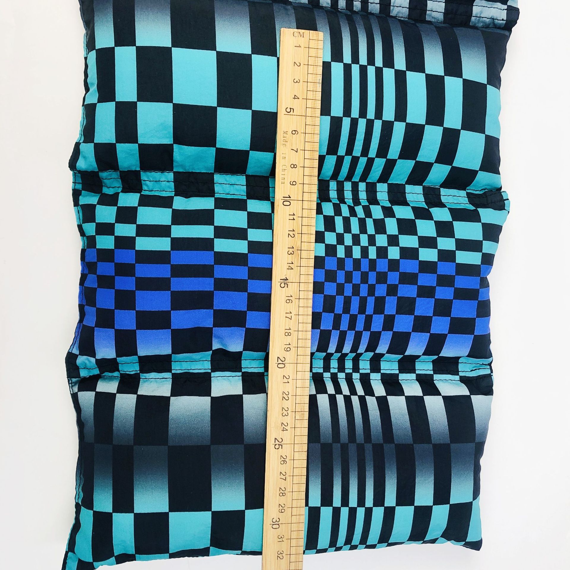 自有工厂数码印花马赛克欧美时尚格子尼龙棉服羽绒服面料现货批发